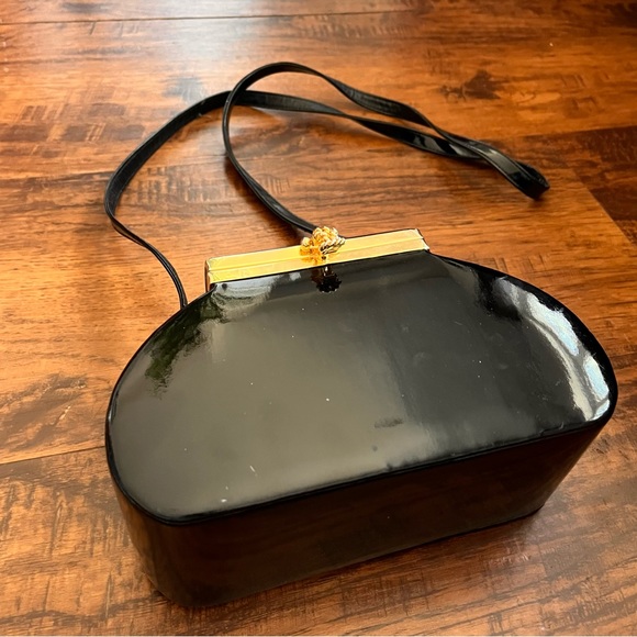 vintage 90s box purse with gold clasp faux leather - Picture 7 of 8